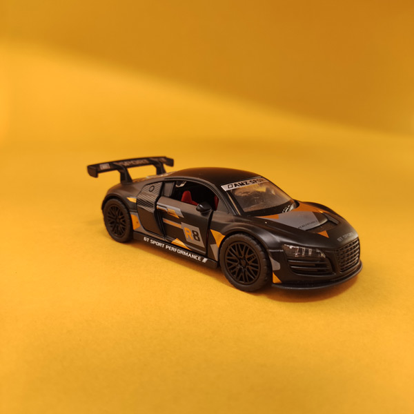 ماشین فلزی اسپرت audi