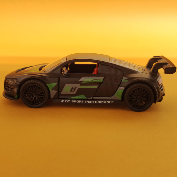 ماشین فلزی اسپرت audi