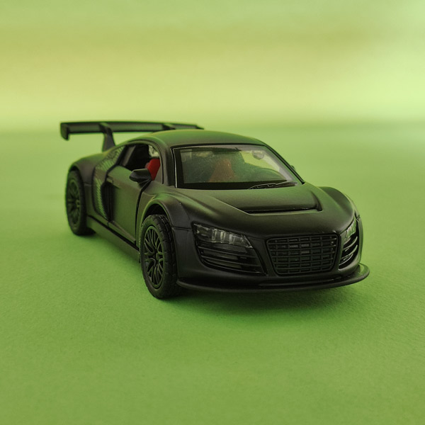 ماشین فلزی audi