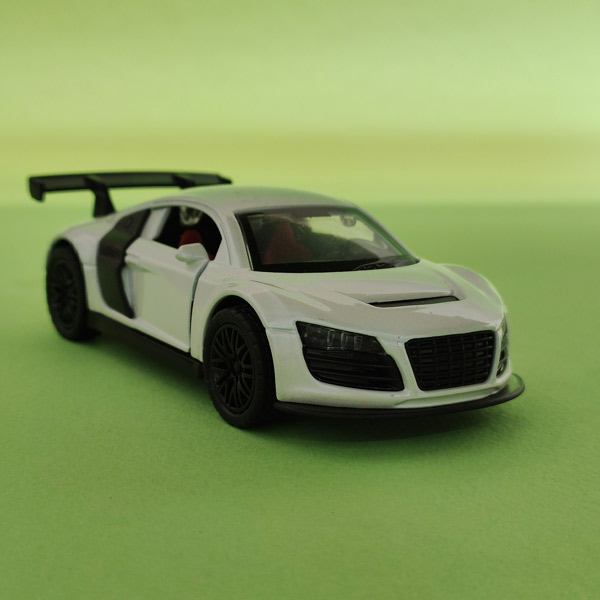 ماشین فلزی audi