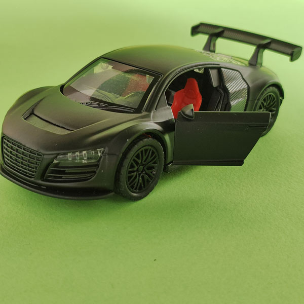 ماشین فلزی audi