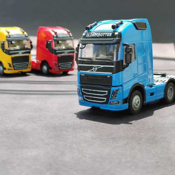 ماکت فلزی کله تریلی volvo